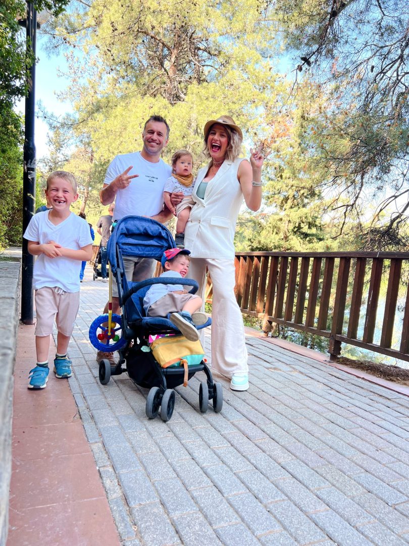 Anna Mazarsky pink X family with kids Mazarsky Family being a mom Anna Mazarsky